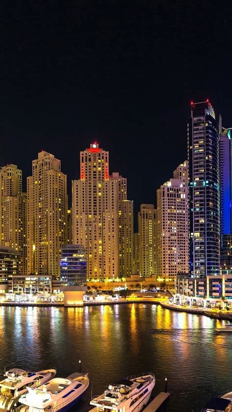 Stadtnachtansicht Dubai Fluss Wolkenkratzer Lichter 1080x1920