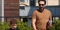 Charlie Day And His 5-Year-Old Son Russell Are Twins | vlr.eng.br