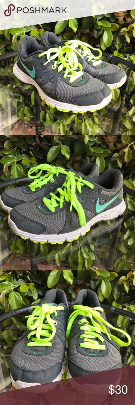 Lightly Used Nike Revolutions 2 Running Shoes Sz9 Model 554900 008