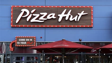 The Real Reason Pizza Hut Is Already Bringing Back This Limited Time Menu Item