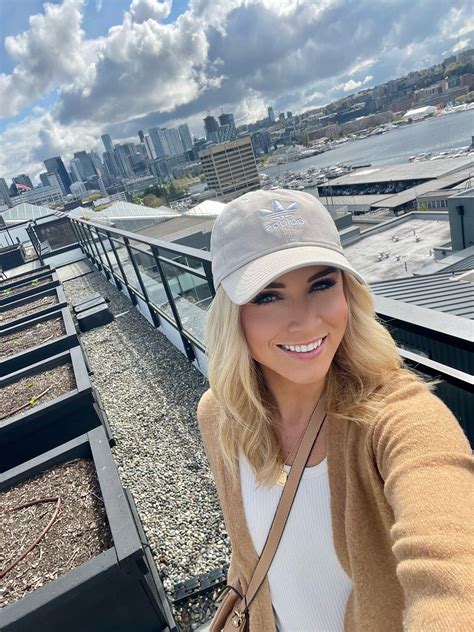 Hannah Knowles Joins Komo 4 News Qzvx Broadcast History And Current