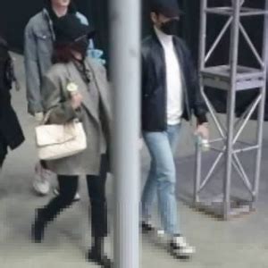 It's a very rare sight since both actors have kept their private lives very private park shin hye was never publicly spotted with choi tae joon like this previously. Park Shin Hye Spotted With Boyfriend Choi Tae Joon On A ...