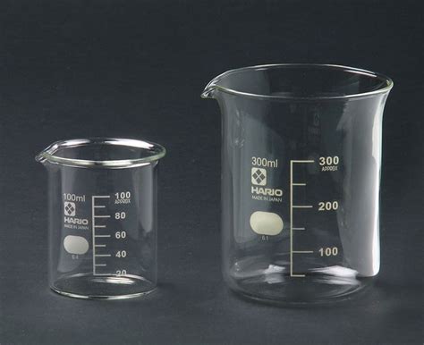 Gelas ukur itu alat seperti gelas kecil hanya terdapat ukuran satuan ml umumnya. Fungsi Dan Kegunaan Gelas Ukur / FUNGSI DAN JENIS ALAT ...