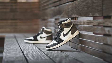 A black leather swoosh, jordan wings logo on the ankle, and nike air branding on the tongue pays homage to branding that can be. Air Jordan 1 Retro High OG "Dark Mocha": Review & On-Feet ...