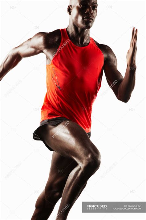 Atleta Masculino Corriendo Sobre Fondo Blanco — Afeitado Competencia