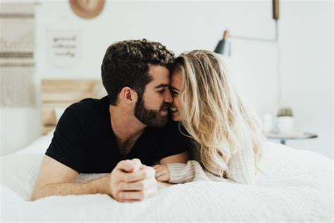 This Newlywed Photo Shoot At Home Is Giving Us Major Couple Goals Junebug Weddings Couples