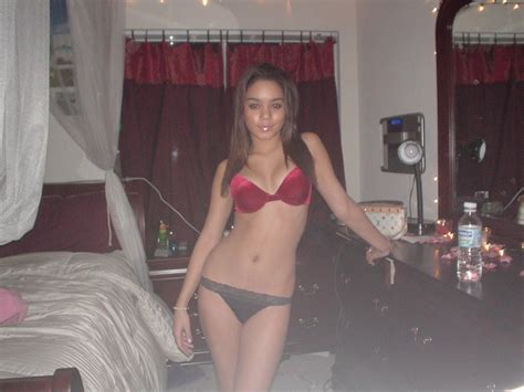 4 In Gallery Latest Vanessa Hudgens Nude Pics Picture 4 Uploaded By Wazzas99 On