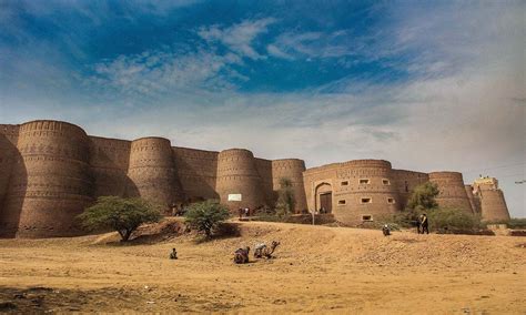 Derawar Fort A 9th Century Human Marvel On The Verge Of Collapse