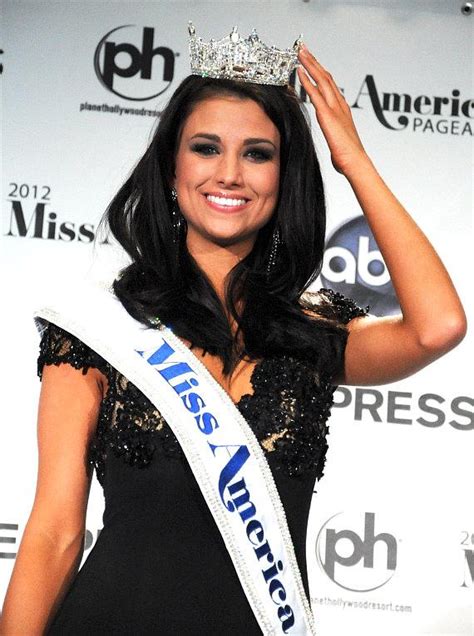 miss wisconsin laura kaeppeler crowned miss america 2012 victor caballero