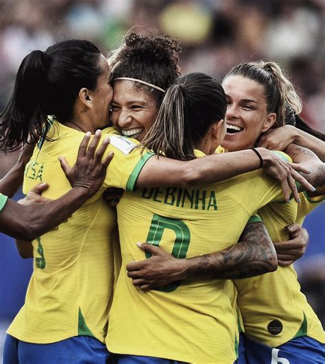 Seleção feminina de futebol inaugura participação do brasil em tóquio. Seleção Feminina de Futebol Brasileiro (com imagens ...