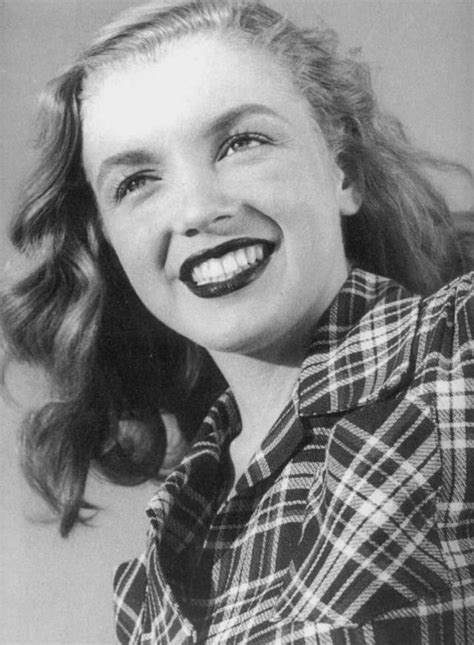 Marilyn Monroes First Photo Shoot By Joseph Jasgur In 1946 Vintage