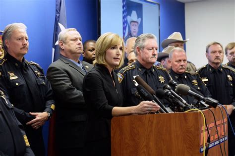 Harris County Sheriff Da Plead For Assistance In Capture