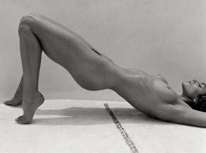 Cindy Crawford In A Nude Photoshoot By Herb Ritts In Costa Careyes