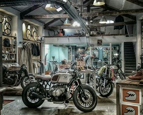 Pin By Nidia Menezes On Garage Motorcycle Workshop Motorcycle Garage