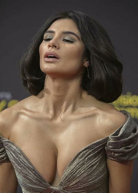 Sluts And Guts On Twitter Diane Guerrero Curves Curvy