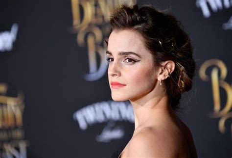 Watch Emma Watson Prove Shes The Perfect Friend In The Ultimate Act Of Celebrity Kindness