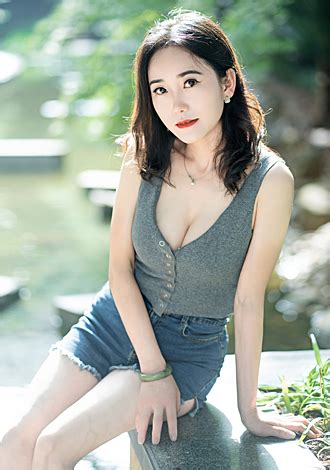 Asian Member Member Member Xiaohong From Shenzhen Yo Hair Color