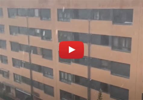 Meteo Cronaca Diretta Video Spagna Madrid Una Tempesta Di Grandine Colpisce La Capitale