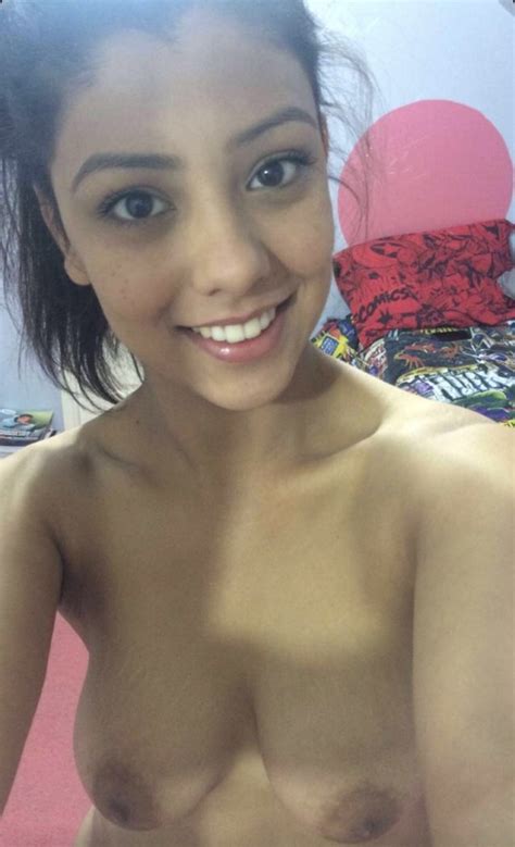 Name Of Brunette Girl Taking A Nude Selfie Reply