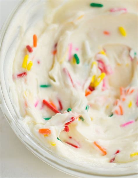 It does contain sugar alcohols, which can cause digestive issues for some people, so if that. Low Carb Vanilla Buttercream Frosting (Gluten-Free, Keto | Recipe in 2020 (With images ...