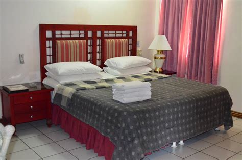 Free wifi in public areas and free self parking are also provided. Best rooms Orchid Inn Resort Angeles City - Primo Venues