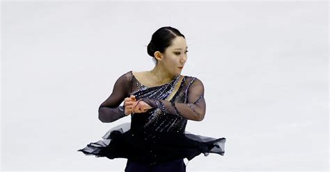 ISU GP Of Figure Skating 2022 23 NHK Trophy Day 1 Kim Yelim Leads