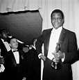 1964 ACADEMY AWARDS ~ Sidney Poitier backstage with his Oscar for Best ...