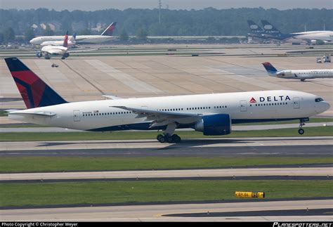 N704dk Delta Air Lines Boeing 777 232lr Photo By Christopher Weyer