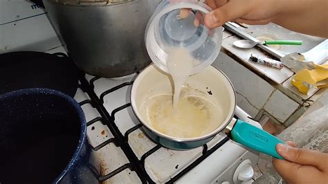 Acumulo Mucho Semen En Un Recipiente Mi Cerdita Puta Lo Cocina Y Luego Se Lo Come En El Centro