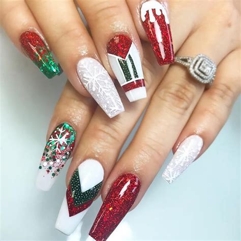 Choose from the selected best and stand out this coming holidays. 60+ Easy Red Casket Christmas Nails Styles For Winter in ...