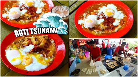 Like many roti canai restaurants, valentine roti also has their signature version of roti, capati and tosai. Roti Tsunami @ Roti Canai Pak Ali, Pantai Dalam (Kuala Lumpur)