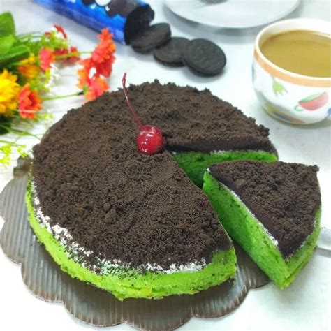 Kali ini saya berbagi resep dan cara membuat bolu pandan santan 4 telur. Resep Bolu Pandan Oreo 1 Telur No Mixer - Lin's Cakes