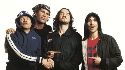 Les Red Hot Chili Peppers Bientôt De Retour Rstlss