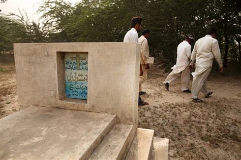 In Expansive Pakistan Christians Struggle To Find Space For Cemeteries The Washington Post