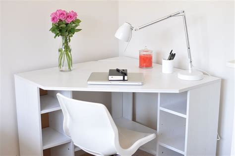 The desk is made using an ikea lagan countertop and a separate board attached to the underside to hide. Corner Dresser IKEA | ikea borgsjö corner desk | Diy ...