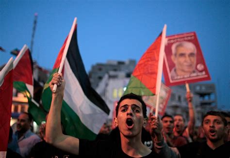 Palestinians In Israeli Jails End Hunger Strike The New York Times