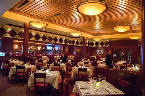 Review Amid Successes Flaws At Flemings High End Steakhouse Are Hard