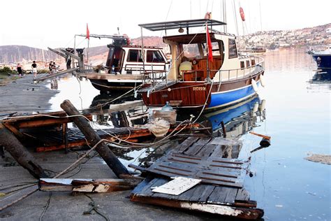 Two Dead As Earthquake Leaves A Trail Of Devastation In Turkey And Greece Ybw
