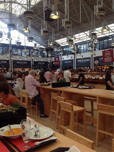 Food court at Ribeira Marketplace, #Lisbon #portugal | Imagens de