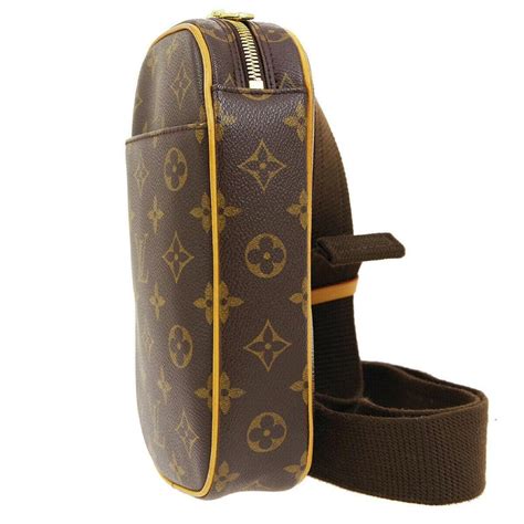 Louis vuitton shoulder belt bag for men black/yellow. Louis Vuitton Monogram Men's Women's Crossbody Shoulder ...