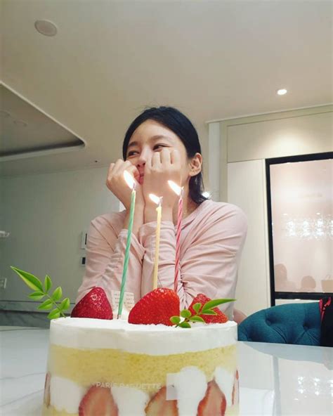 How many people play league of legends? "만난 지는 10년"…윤주만-김예린, 남양주 아파트서 맞은 결혼 3 ...