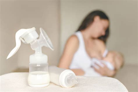 Breastfeeding Vs Pumping Benefits And Drawbacks Of Each Method Littleonemag