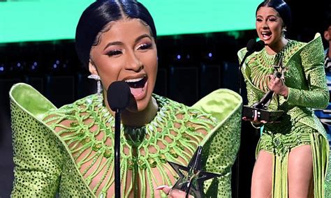 Bet Awards 2019 Cardi B Becomes First Female Rapper To Ever Earn Album
