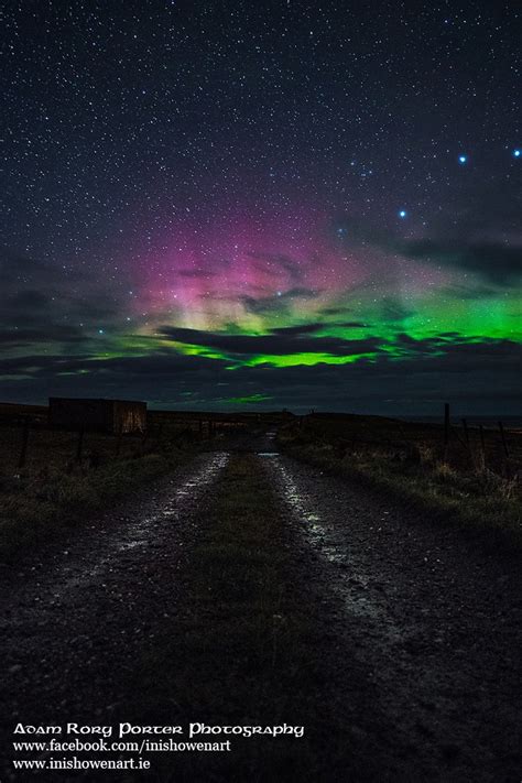Amazing Pictures Of The Northern Lights In The Sky Above