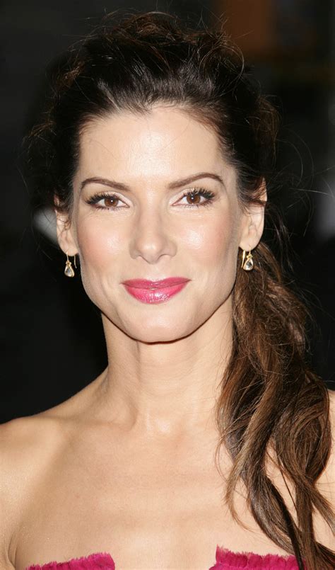 Maybe you would like to learn more about one of these? Die Frisuren von Sandra Bullock von 1995 bis heute