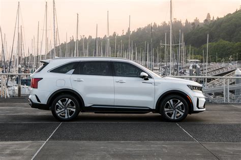 2022 Kia Sorento Phev Looks Ready To Battle The Rav4 Prime Carbuzz