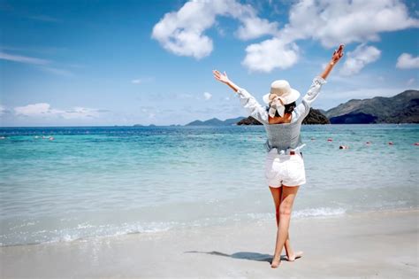 Premium Photo Asian Woman Happy Strolling On The Sandy Beach Koh Lipe