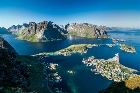 La Bellezza Delle Isole Lofoten Larcipelago Norvegese Con Le Montagne