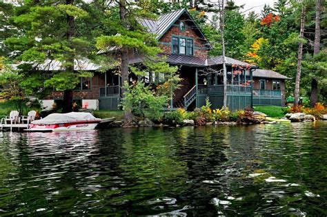 Inviting Lake House In Vermont Is Designed Like A Summer Camp Lake