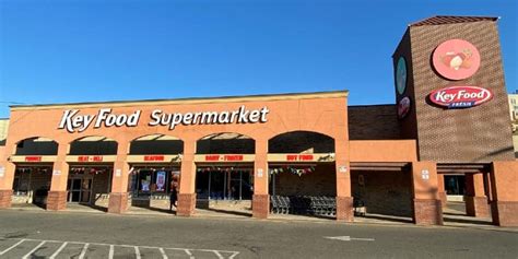 Hispanic Partners Fight A Food Desert By Opening A Key Food Supermarket